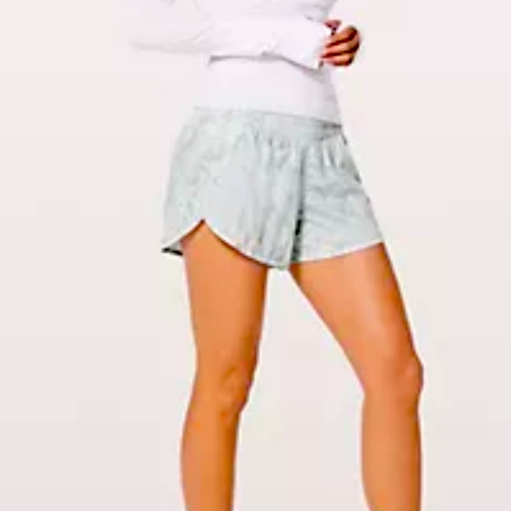 Lululemon Tracker Low-Rise Short